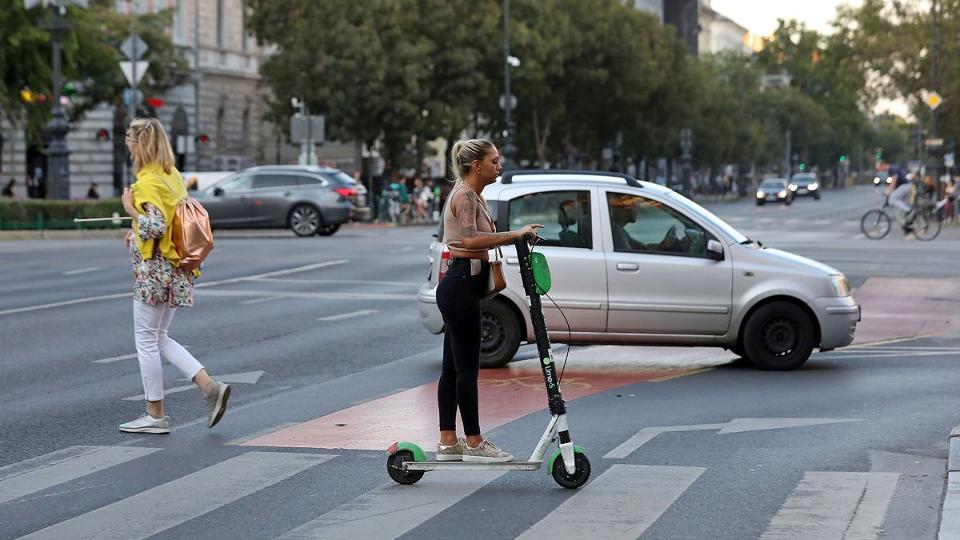 Mg nem tudni, lesz-e ktelez biztosts az elektromos rollerekre