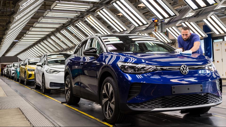 „Nagyon kritikus a helyzet”: leépítés jöhet Európa legnagyobb autógyártójánál