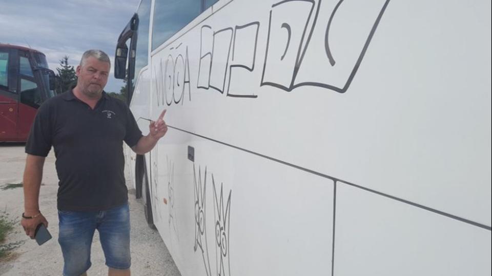 Milliós a kár - Több buszt is megrongáltak Bükön