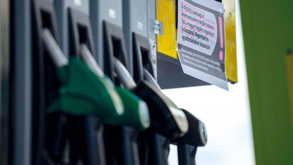 Örömteli hír az autósoknak: csökken a benzin ára!