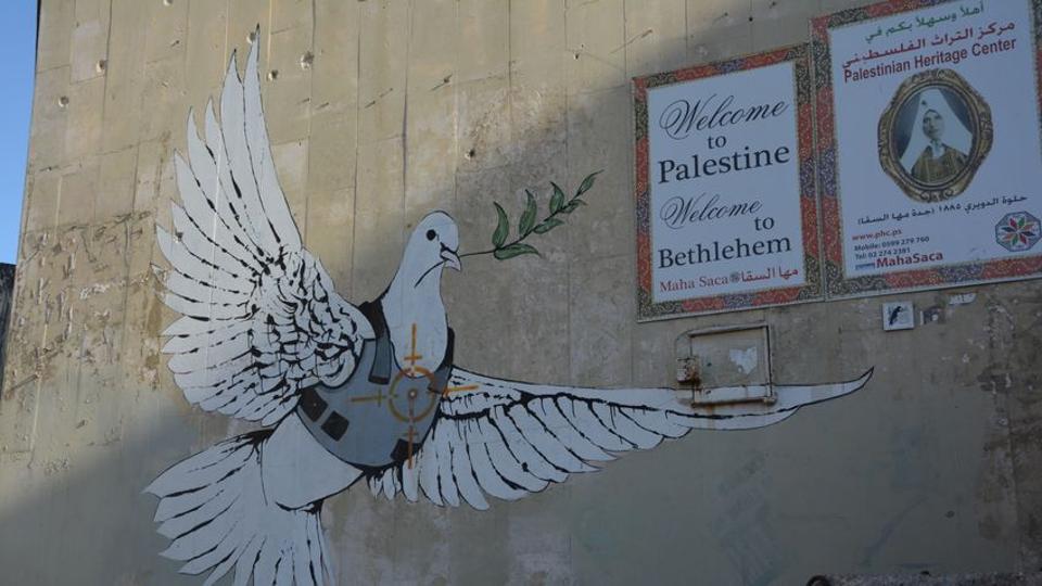 Egy óra után, fényes nappal lopták el Banksy új műalkotását + videó